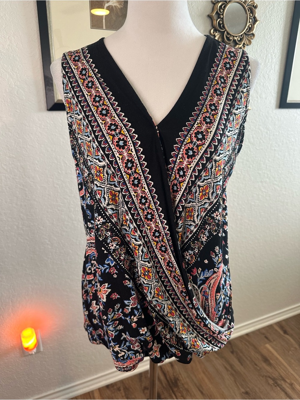Roz & Ali Sleeveless Floral Top